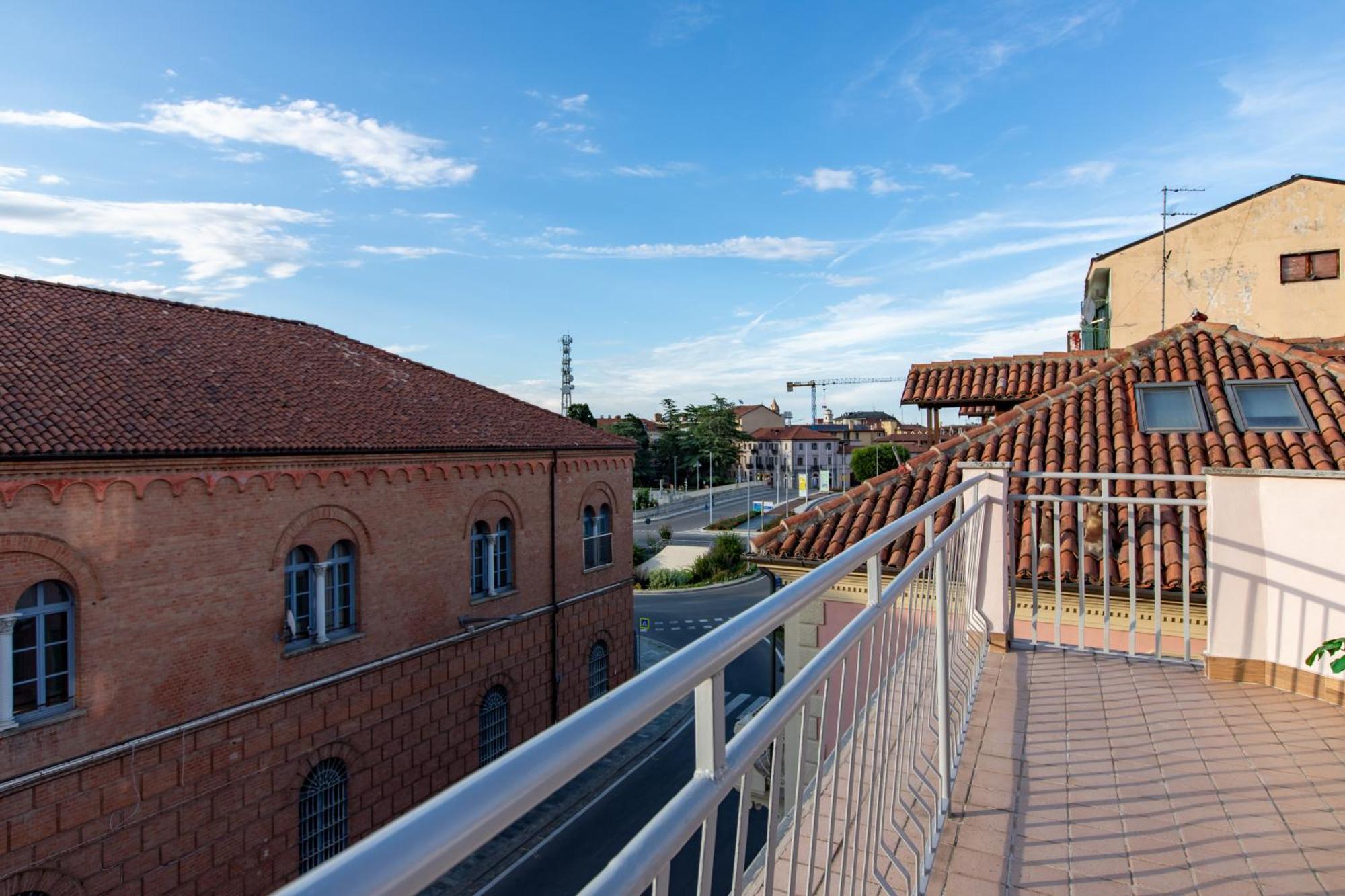Attico Grand Terrace Apartment Алба Екстериор снимка