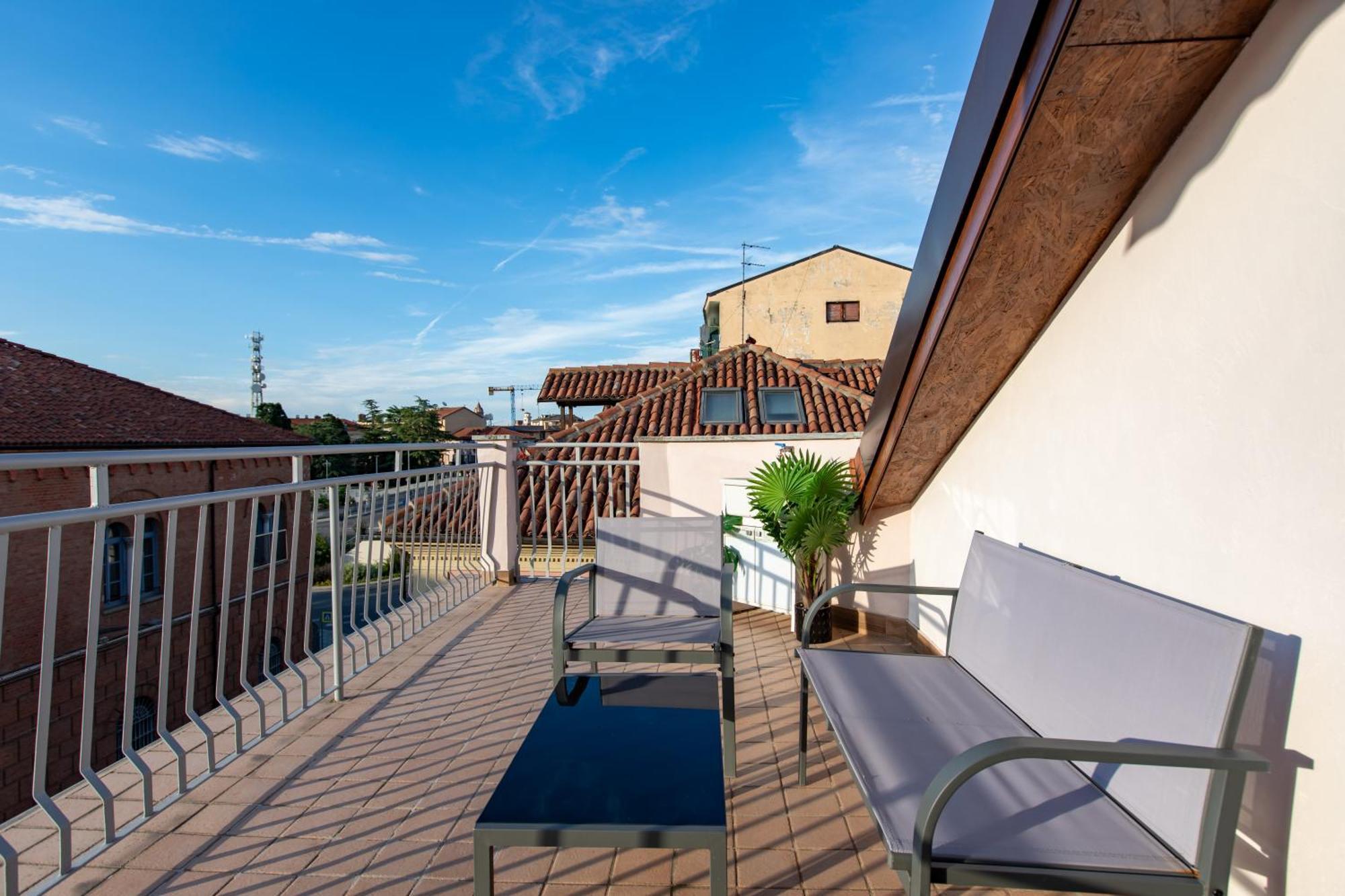 Attico Grand Terrace Apartment Алба Екстериор снимка
