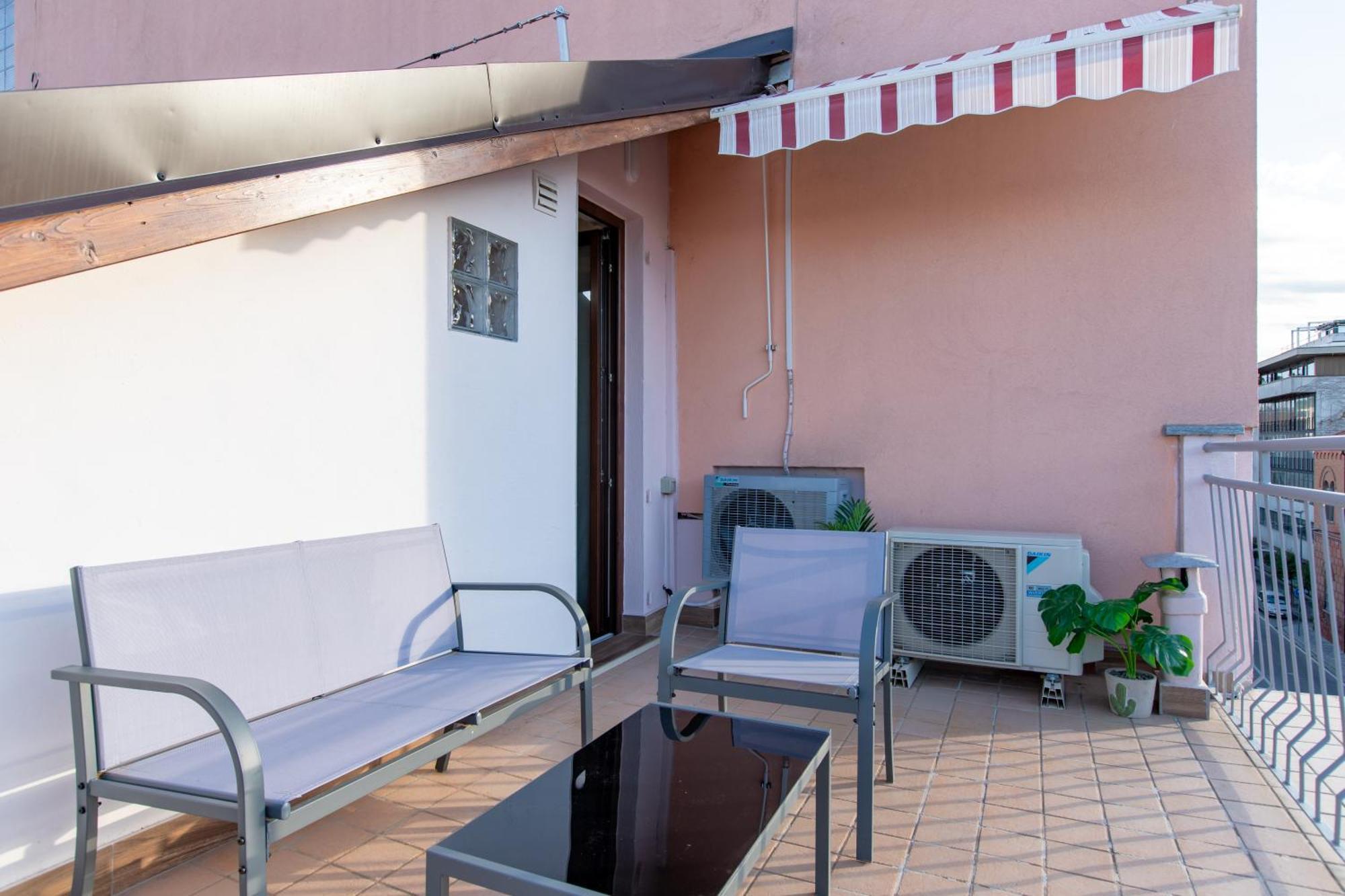 Attico Grand Terrace Apartment Алба Екстериор снимка